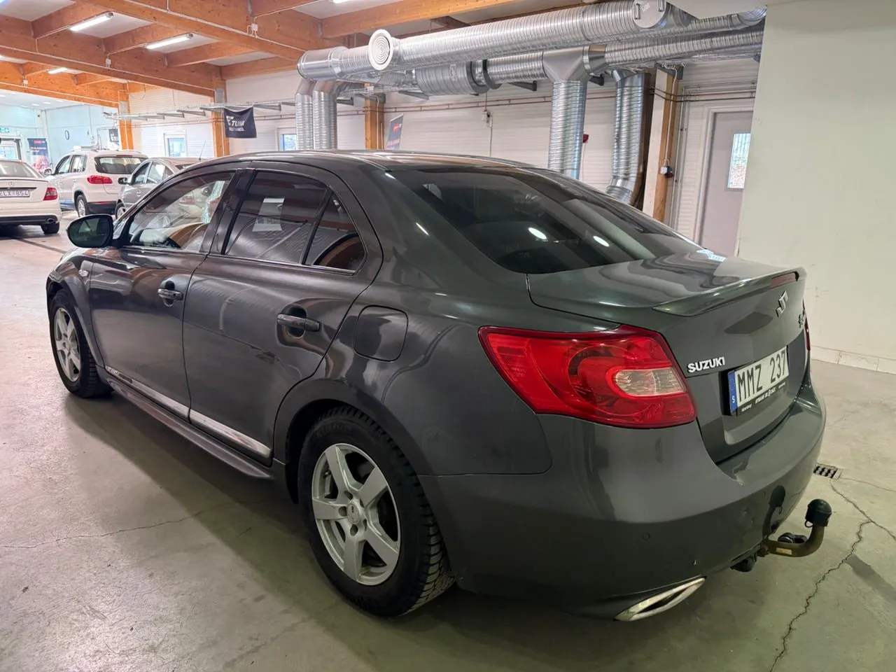 Vehicle image 9
