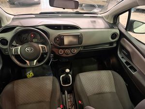 Toyota Yaris bild 8