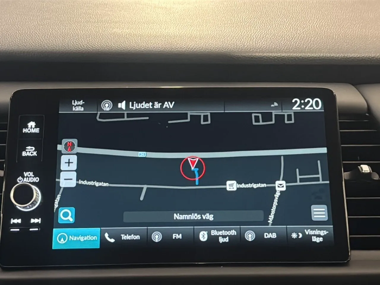 Vehicle image 16