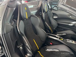 Ferrari SF90 bild 8