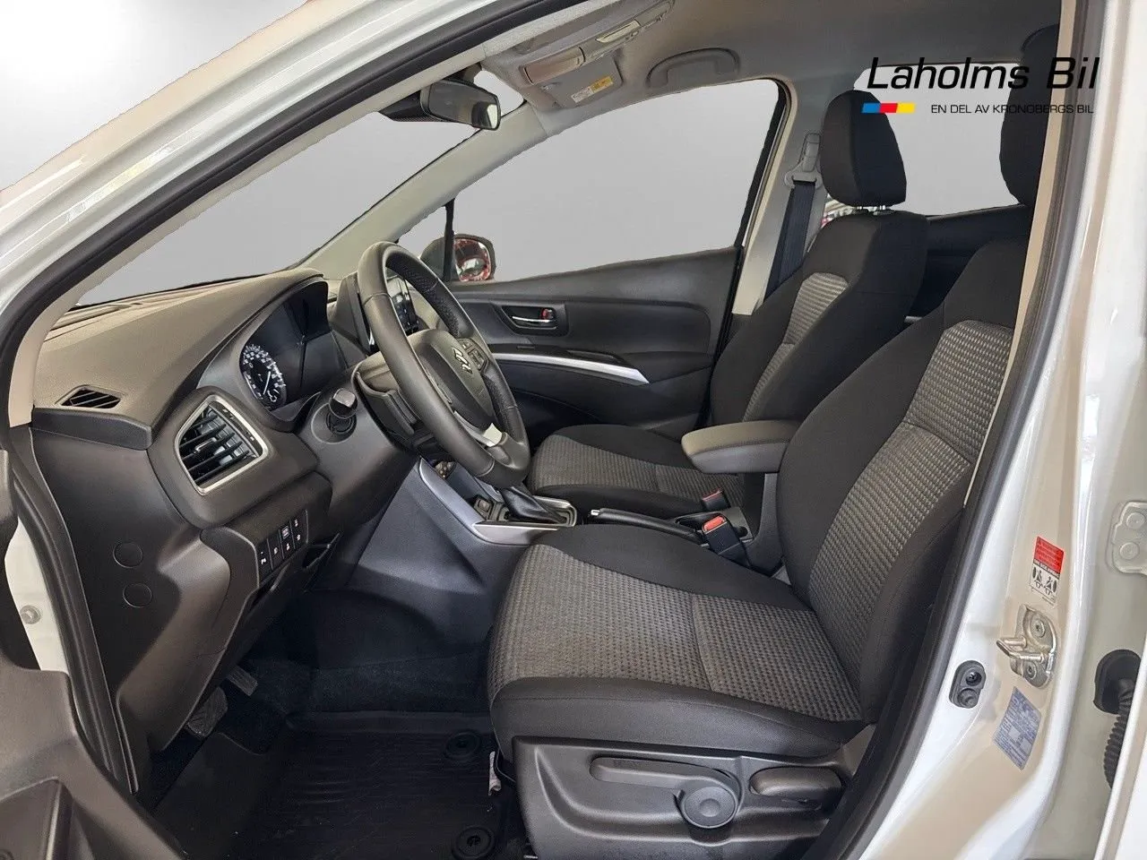 Vehicle image 7