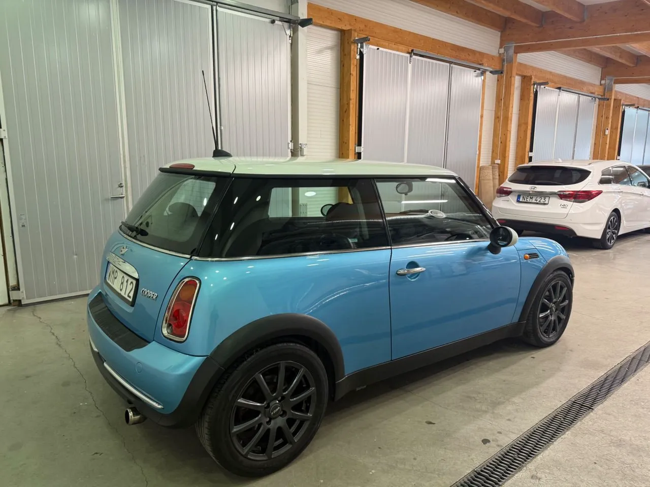 Vehicle image 11