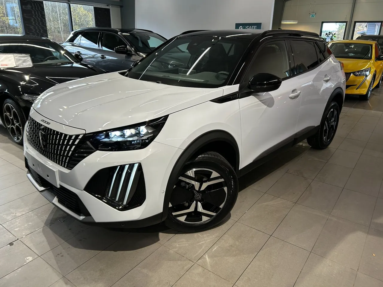 Vehicle image 3