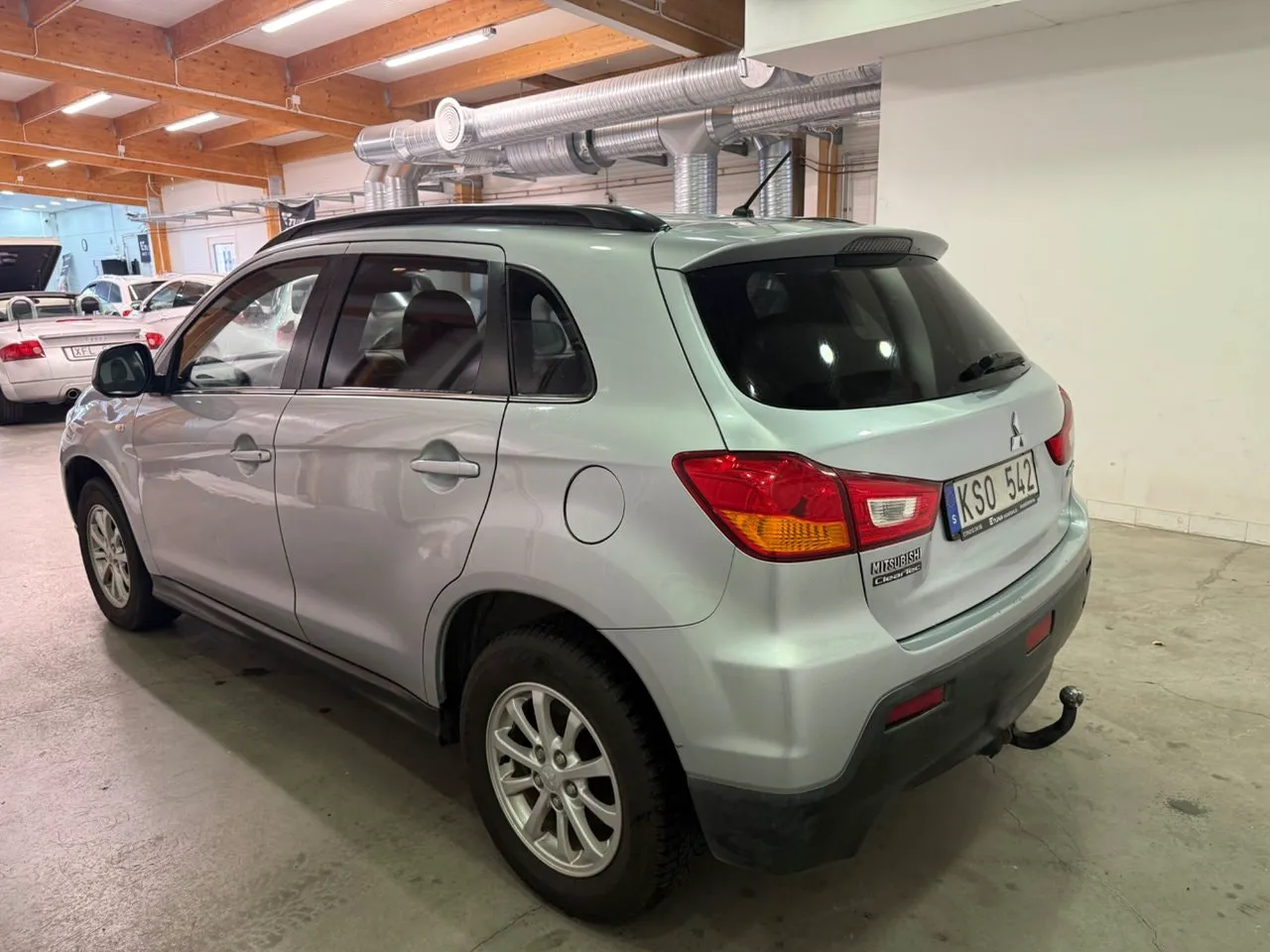 Vehicle image 8
