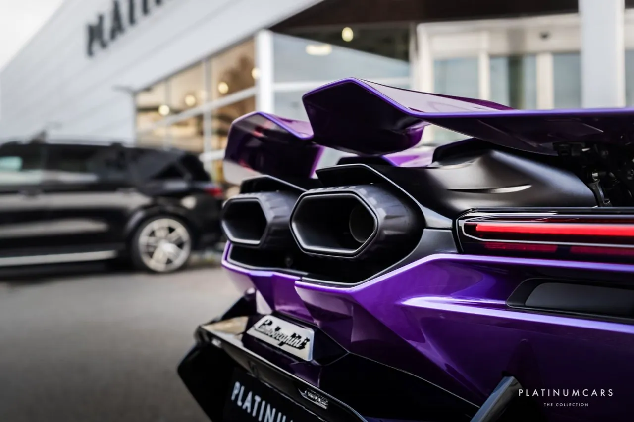 Vehicle image 23