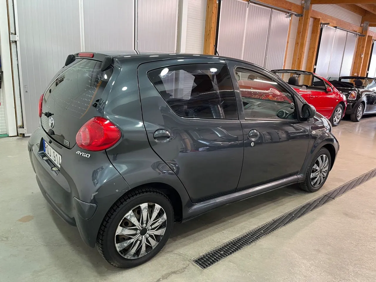 Vehicle image 11