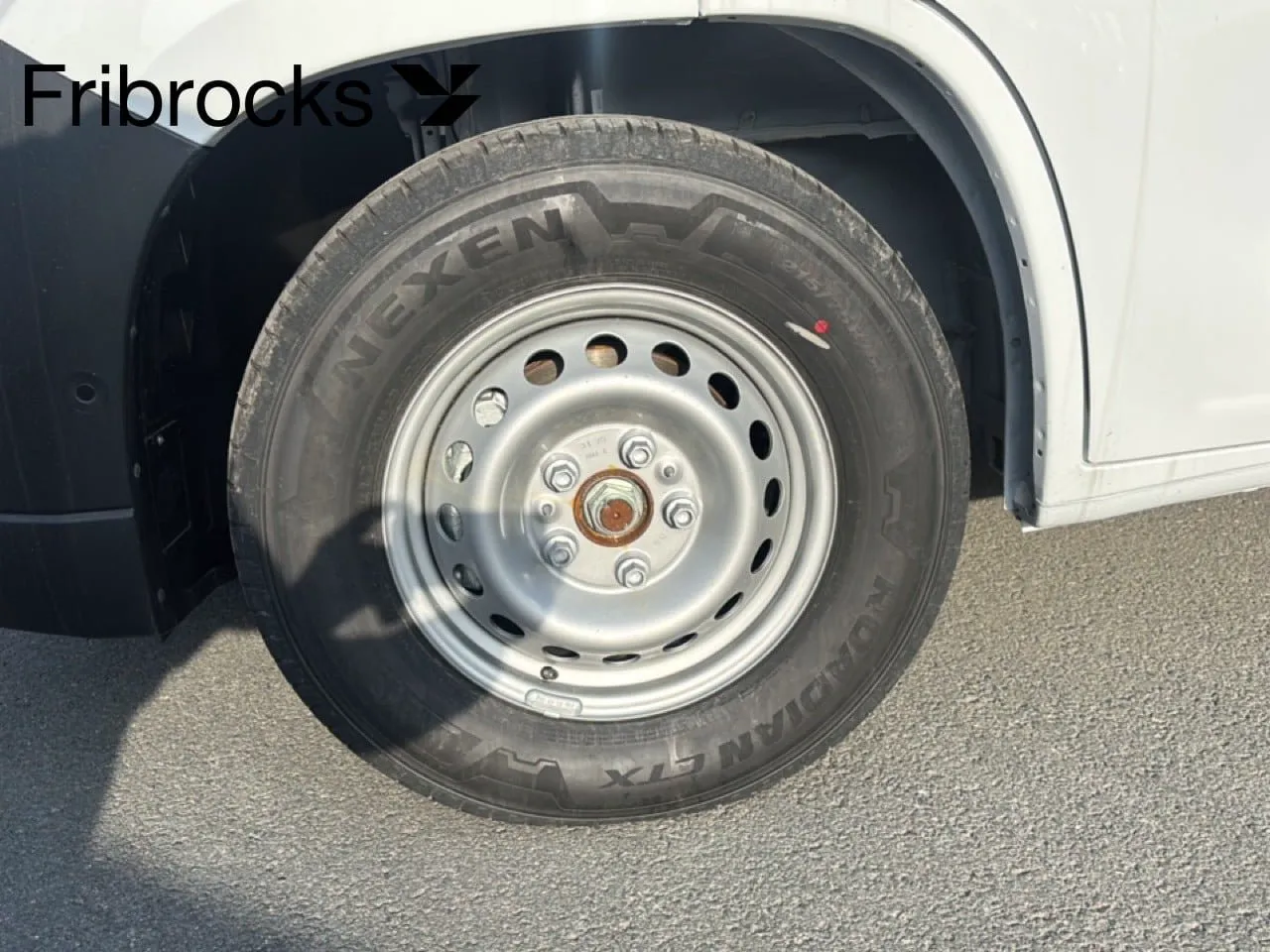 Vehicle image 12