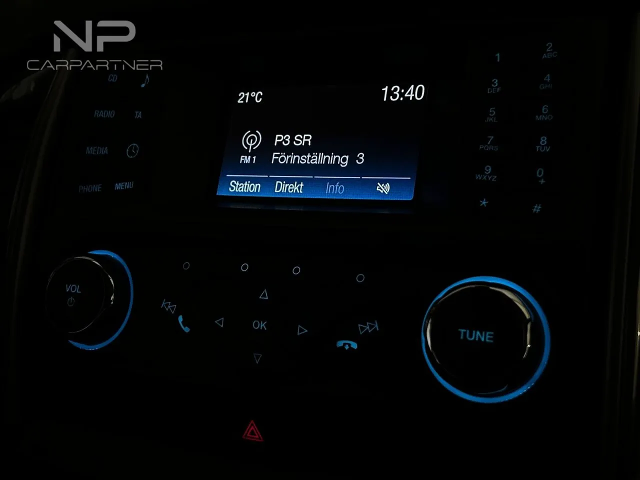 Vehicle image 18