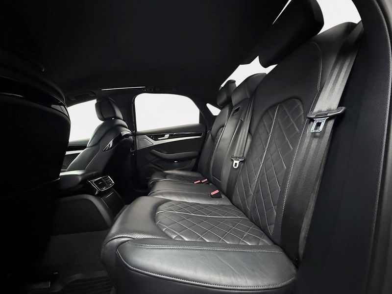 Audi A8 bild 14
