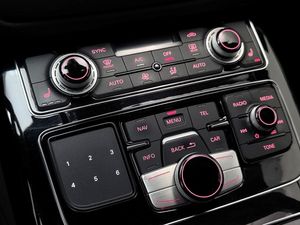 Audi A8 bild 21