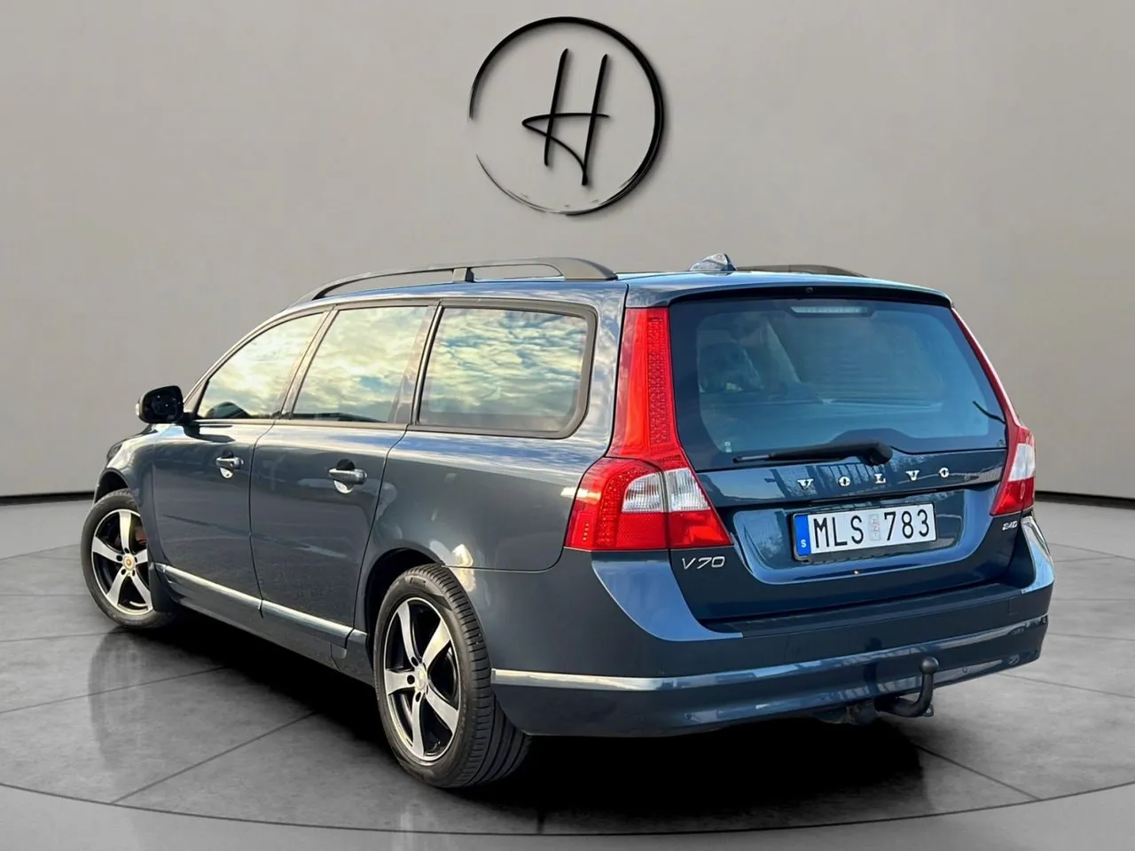 Vehicle image 7