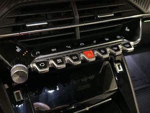Peugeot e-2008 bild 12