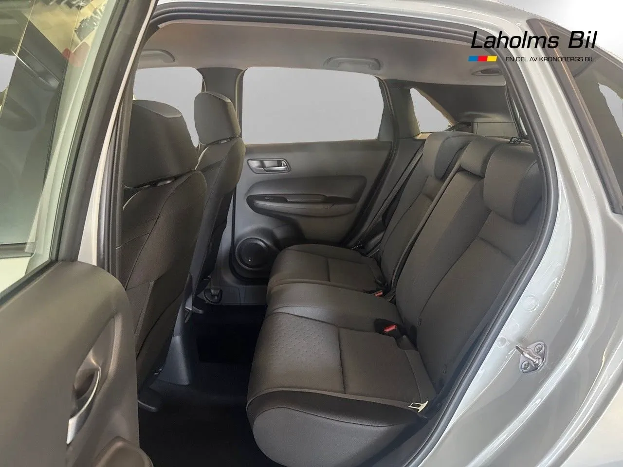 Vehicle image 8