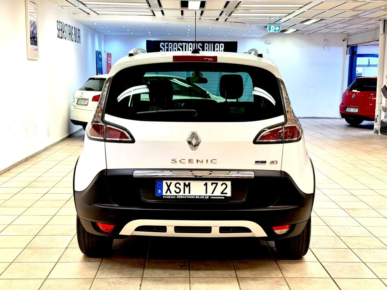 Vehicle image 4
