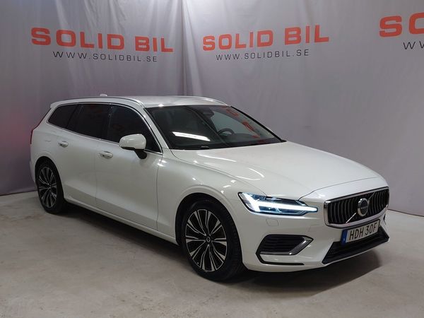 Volvo V60 Recharge T6 AWD Core Edition Drag Navi - 2023