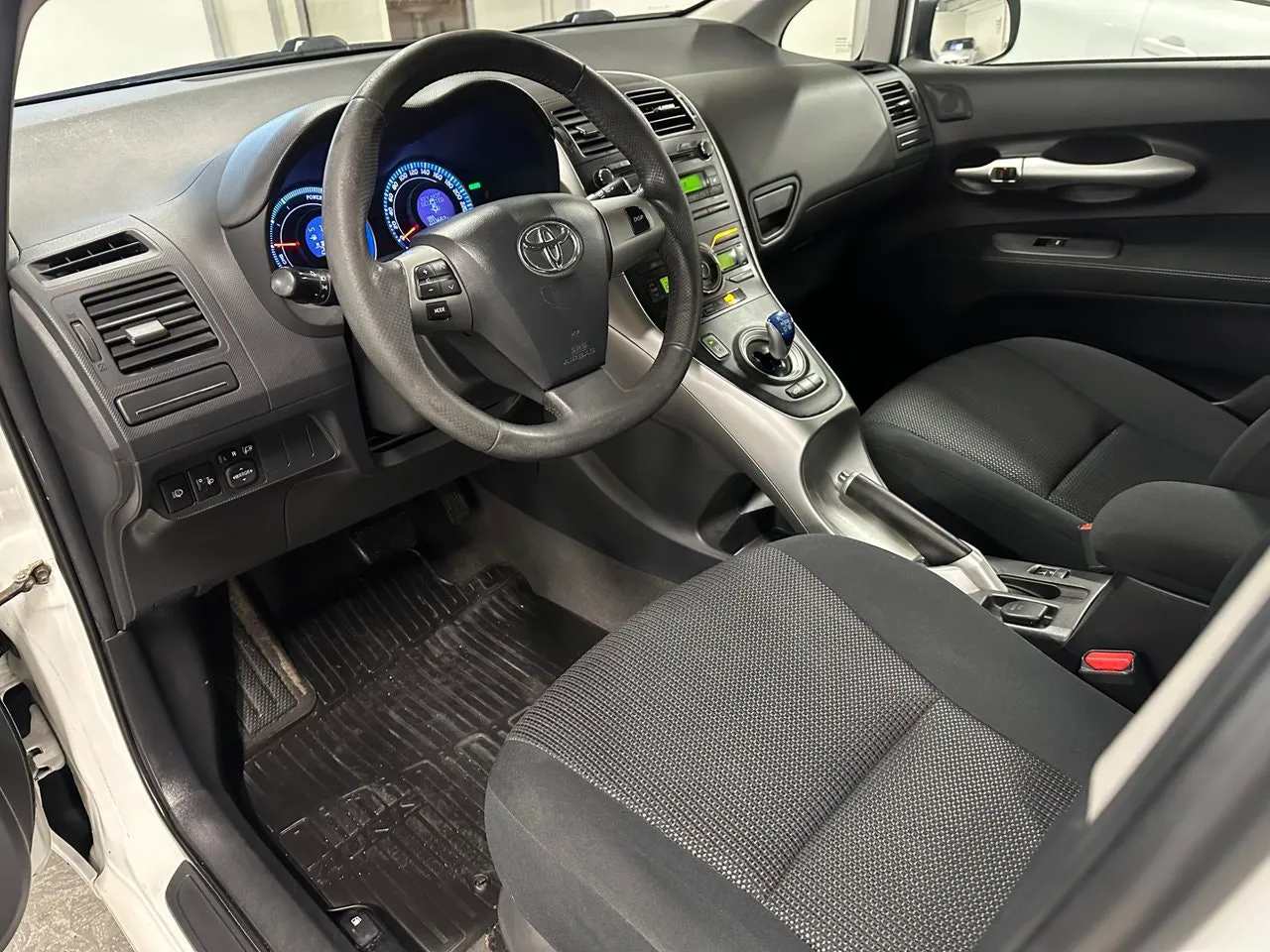 Vehicle image 8