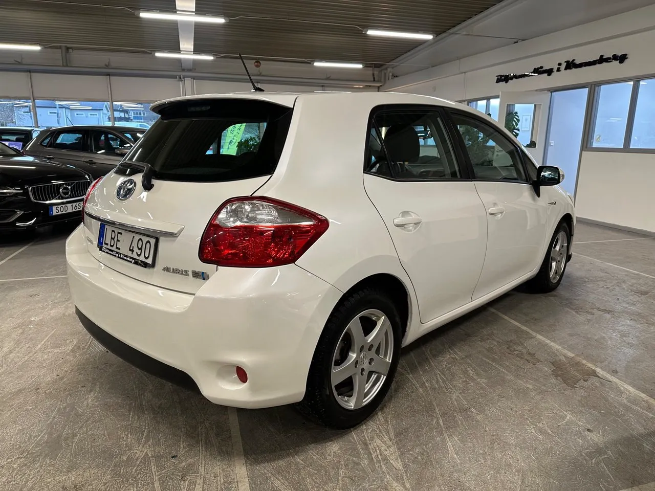 Vehicle image 2