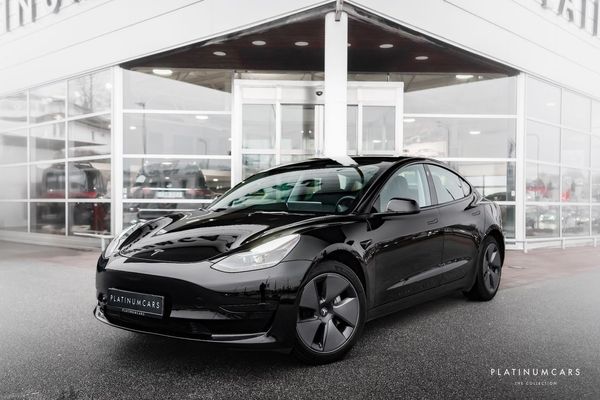 Tesla Model 3 Standard Range 2023 / LEASEBAR - 2023