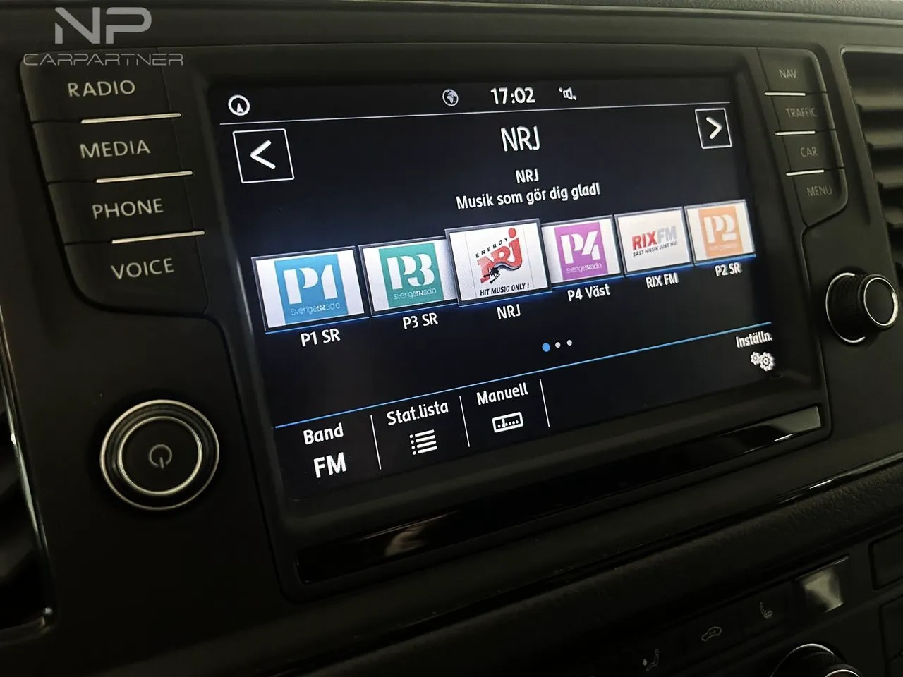Vehicle image 16