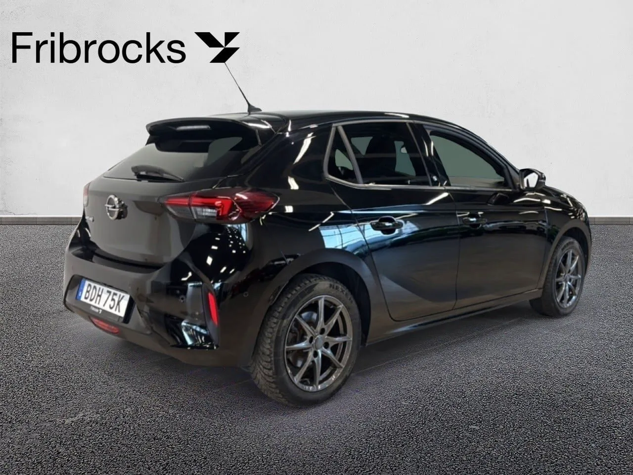 Vehicle image 4