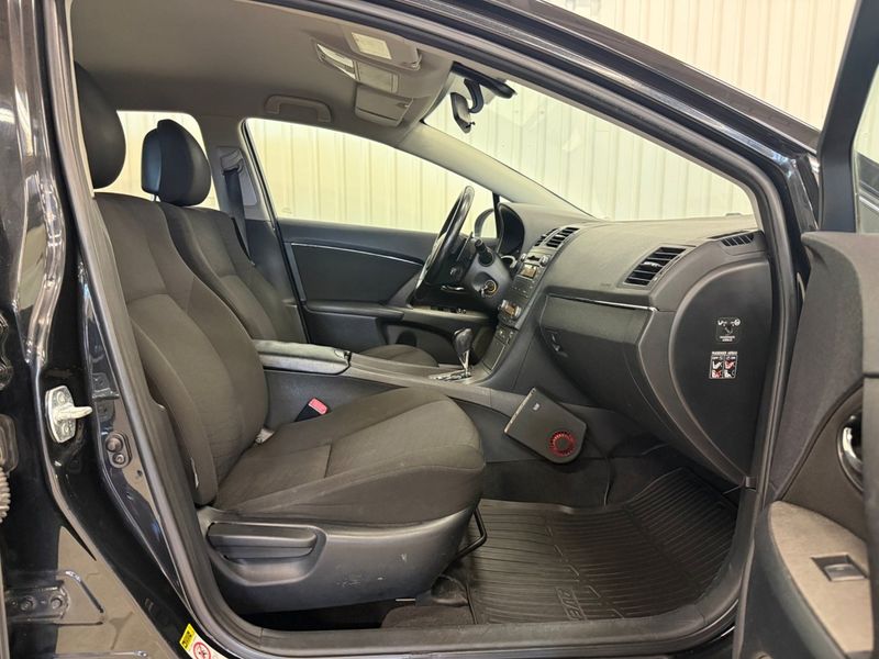 Toyota Avensis bild 12