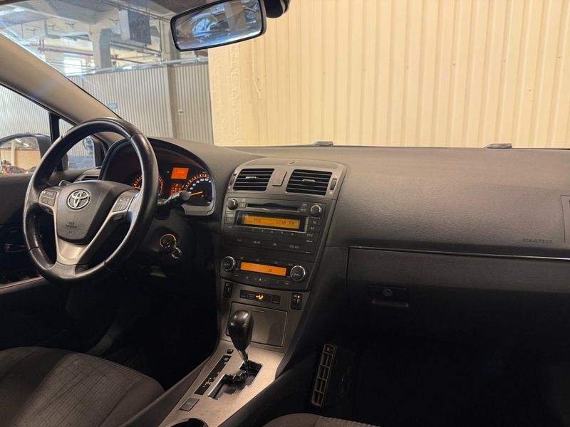 Toyota Avensis bild 11