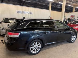 Toyota Avensis bild 2