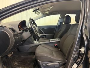 Toyota Avensis bild 5