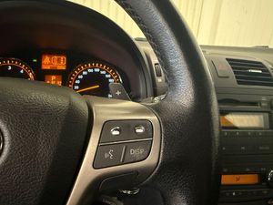 Toyota Avensis bild 10