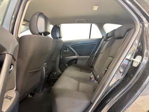 Toyota Avensis bild 14