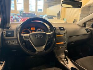 Toyota Avensis bild 6