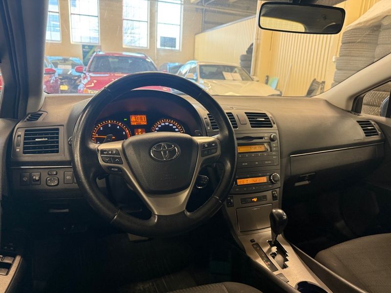 Toyota Avensis bild 6