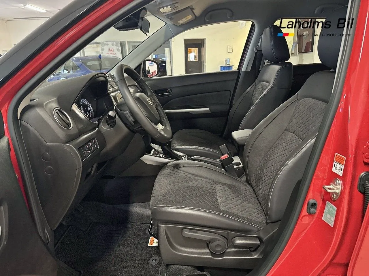 Vehicle image 7