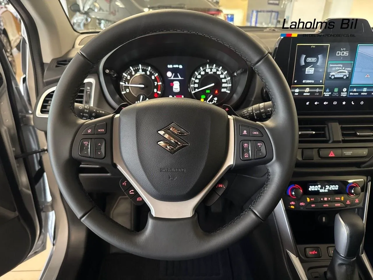 Vehicle image 11
