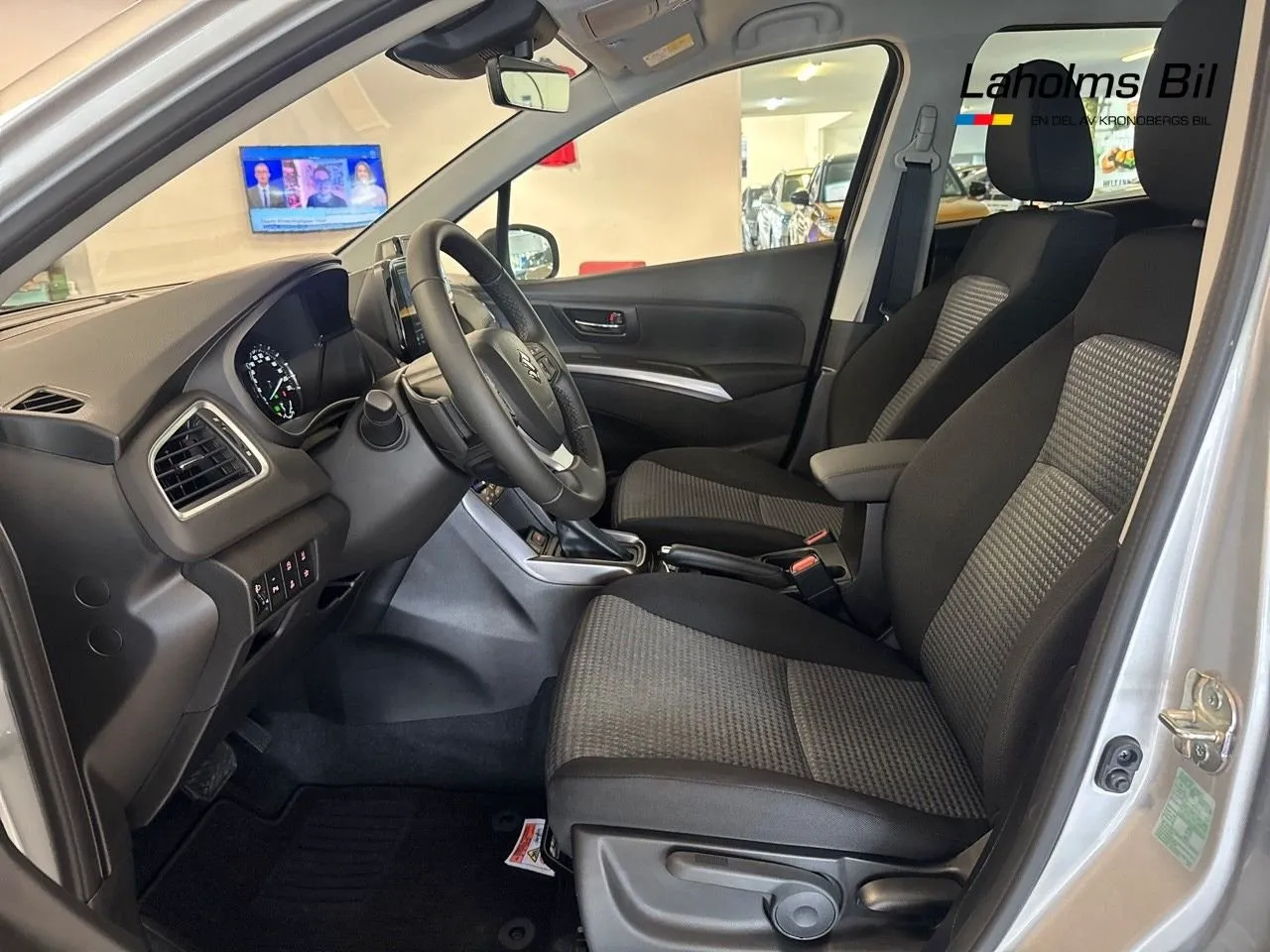 Vehicle image 7