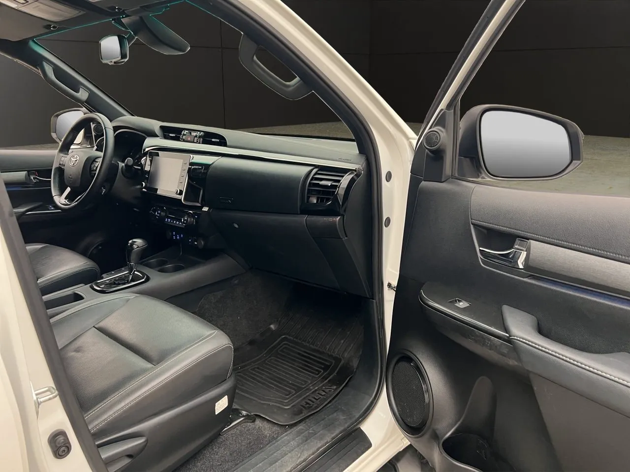Vehicle image 25