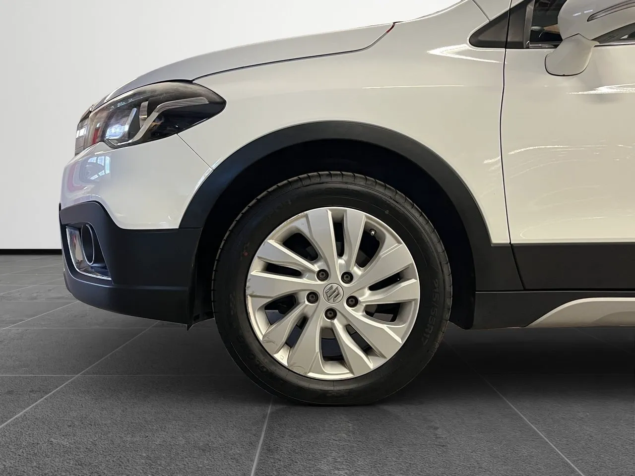Vehicle image 21