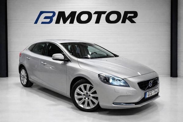 Volvo V40 D2 Momentum Euro 6 • 9400Mil • Navi • 1364KR/MÅN - 2016