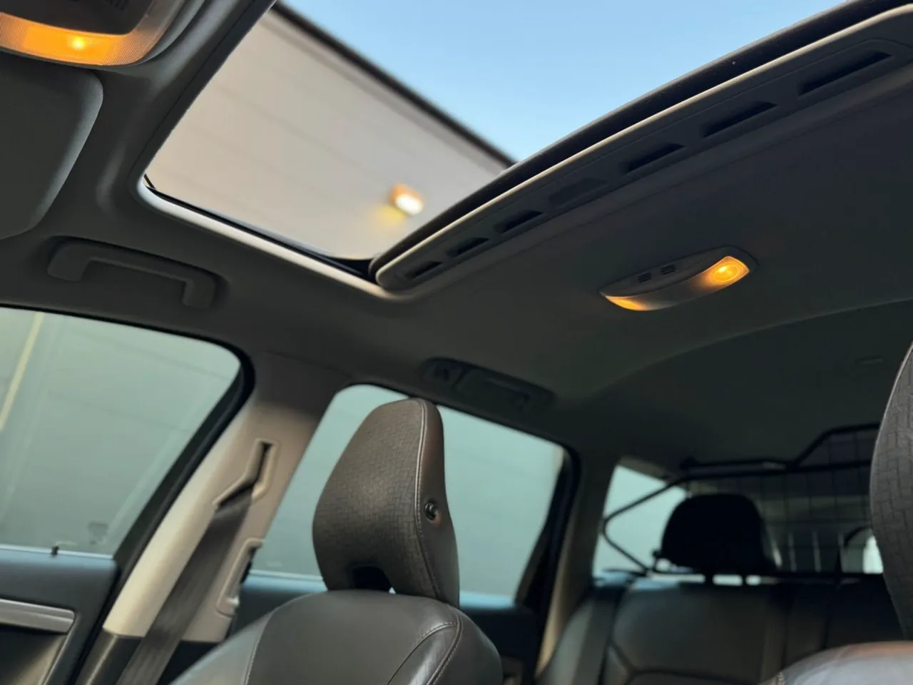 Vehicle image 13