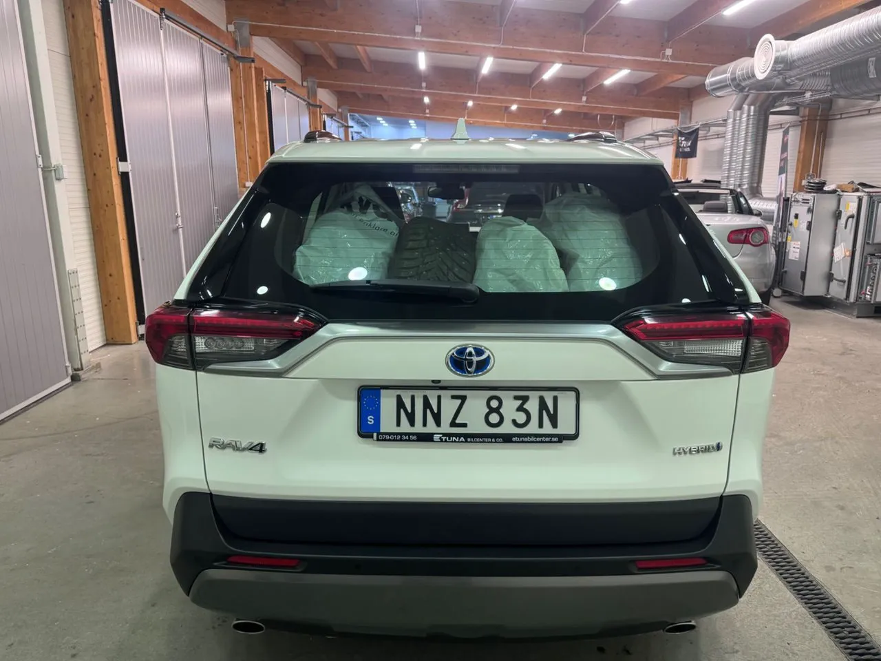 Vehicle image 17