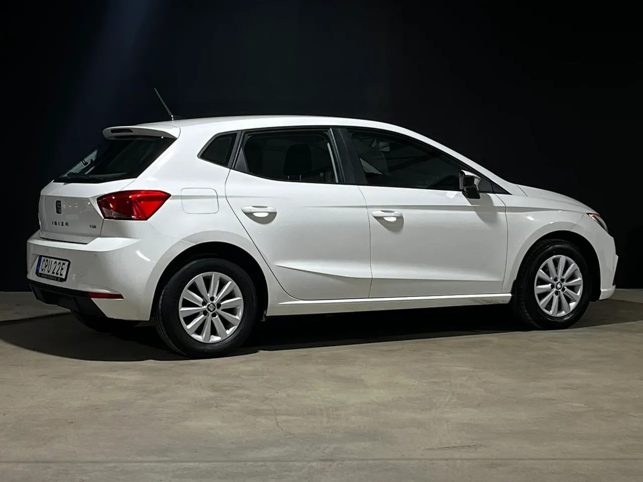 Vehicle image 8