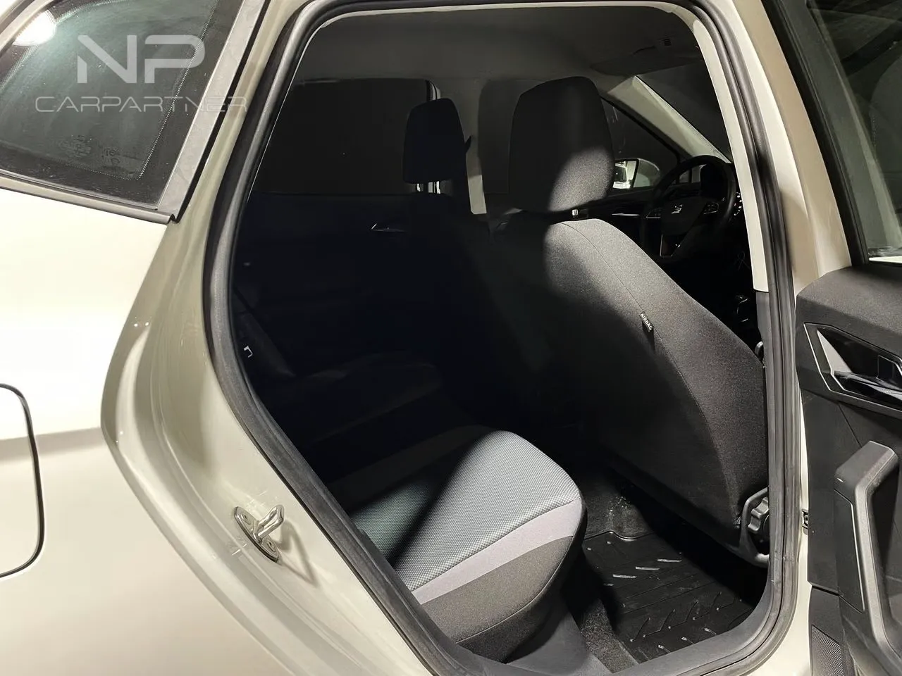 Vehicle image 20