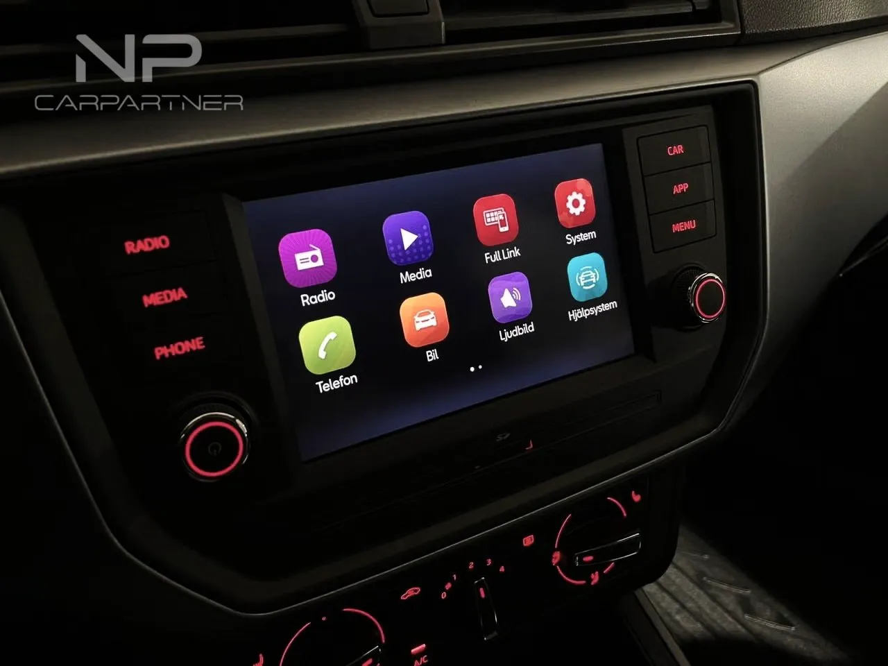 Vehicle image 14