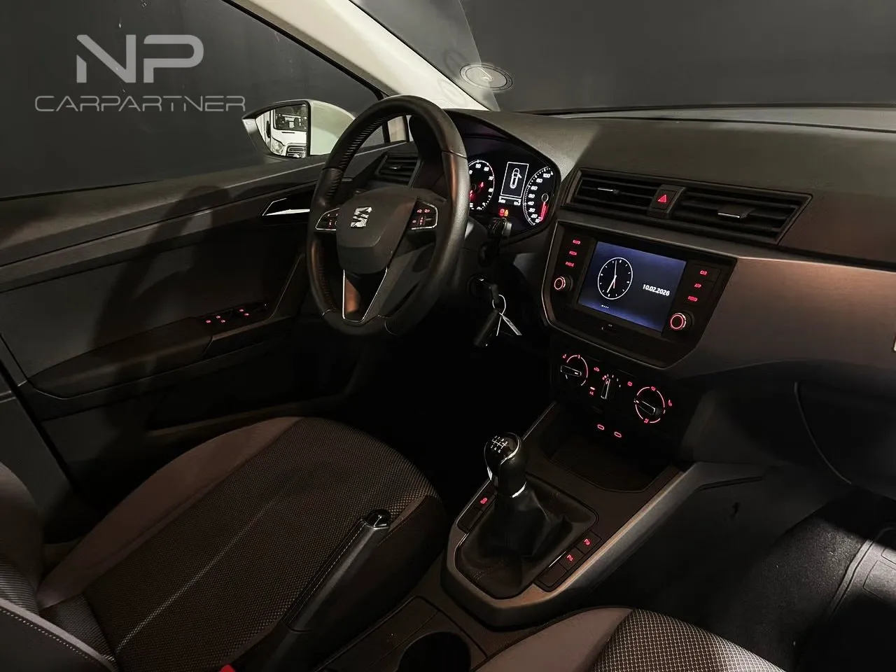Vehicle image 10