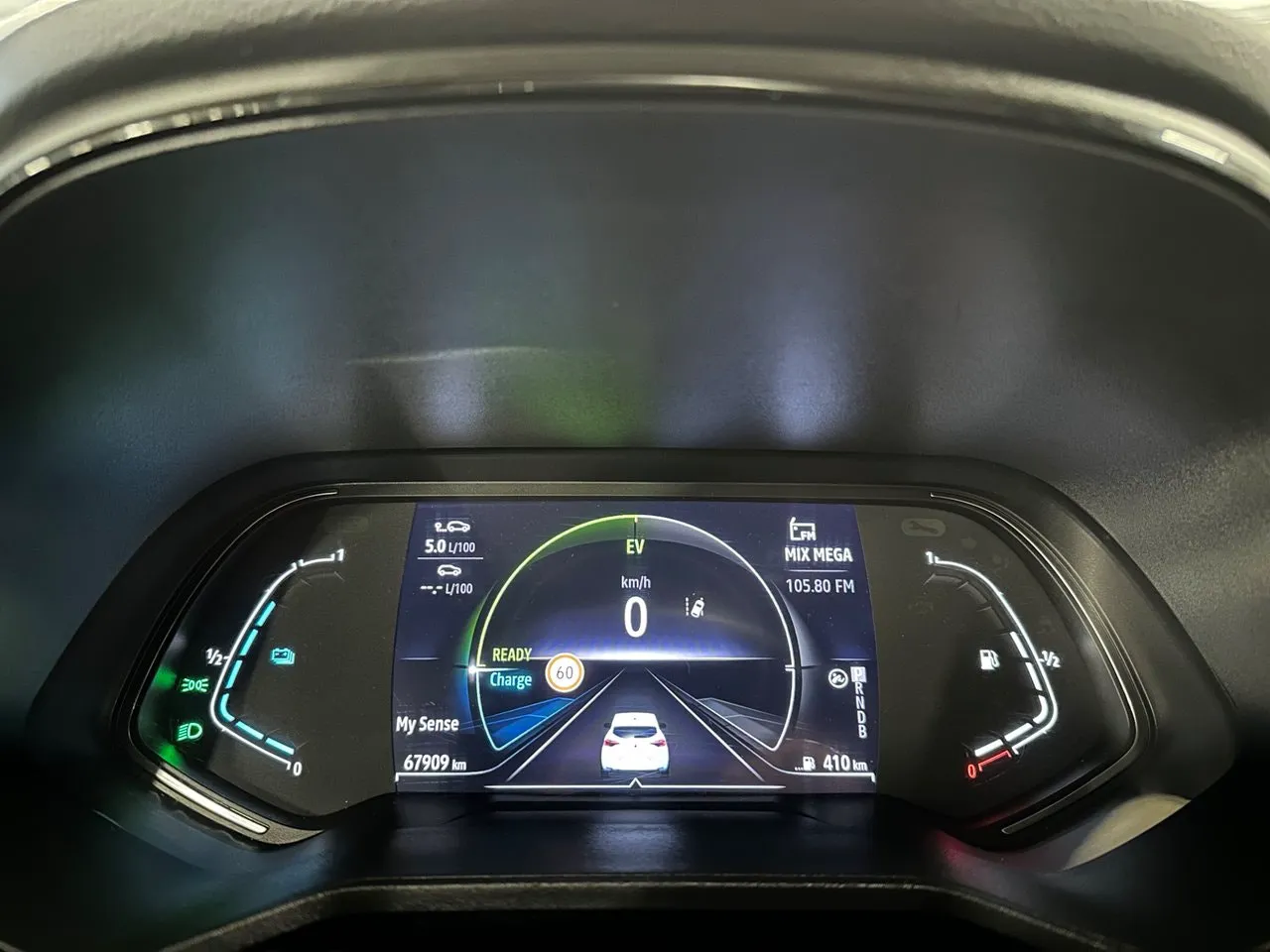 Vehicle image 14