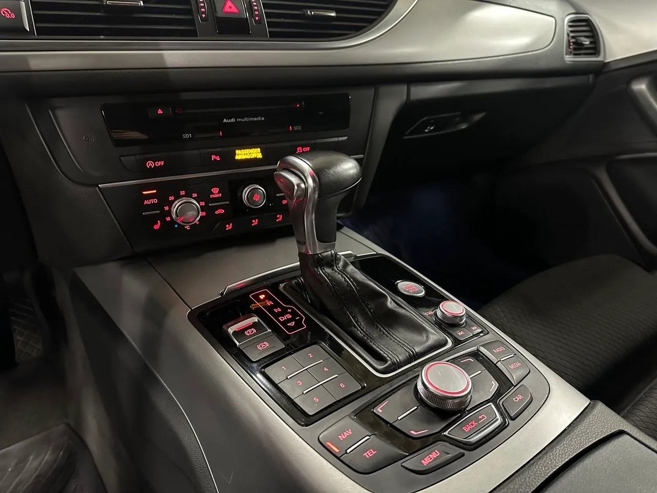 Vehicle image 11