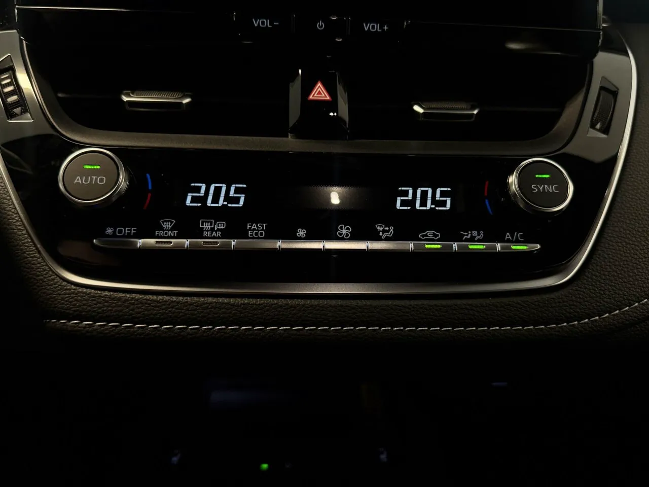 Vehicle image 14