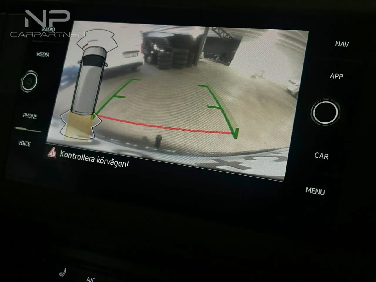 Vehicle image 18