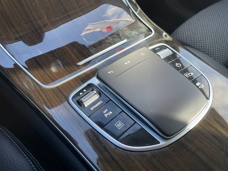 Mercedes GLC300 bild 37