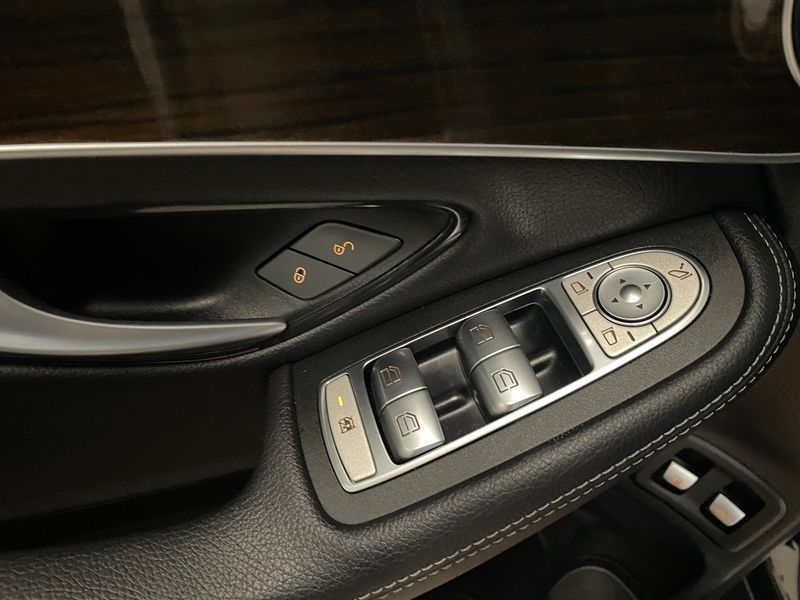 Mercedes GLC300 bild 15